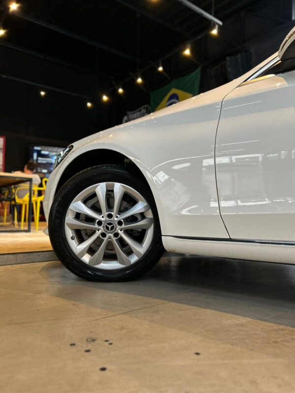 MERCEDES-BENZ C 180 1.6 CGI FLEX AVANTGARDE 9G-TRONIC 2019 - Image 14