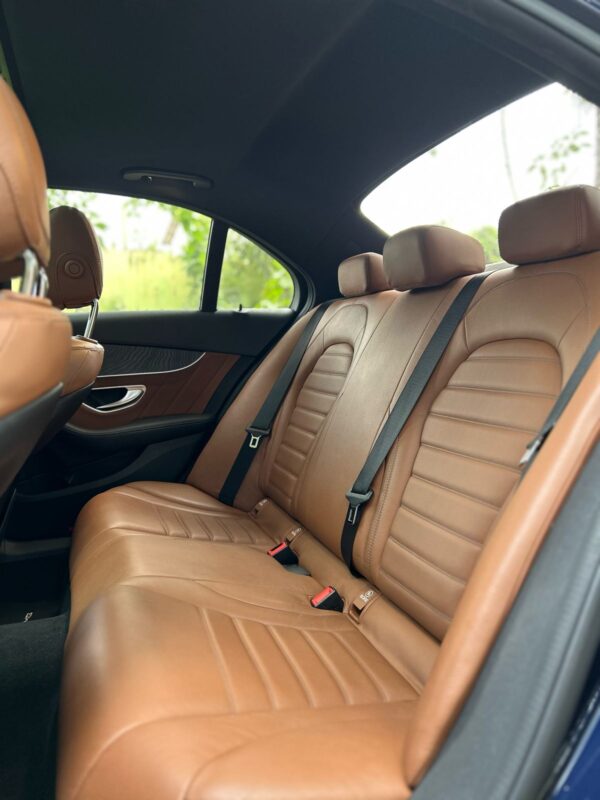 MERCEDES-BENZ C300 2019 - Image 10