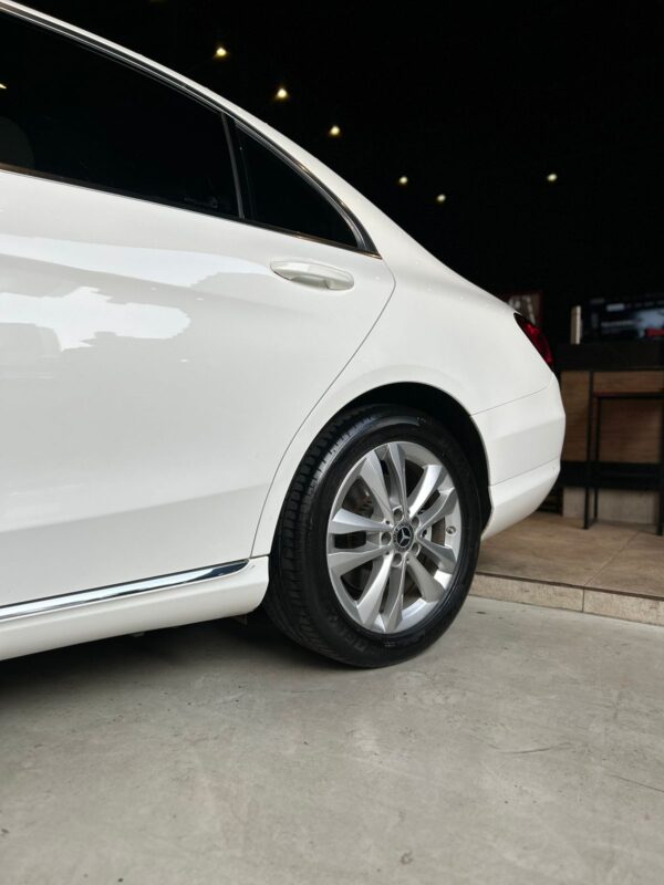 MERCEDES-BENZ C 180 1.6 CGI FLEX AVANTGARDE 9G-TRONIC 2019 - Image 13