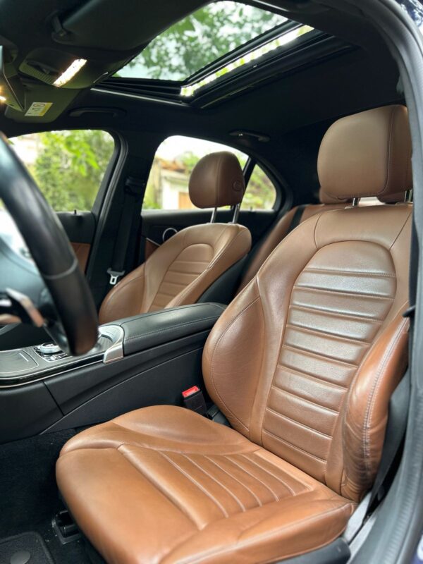 MERCEDES-BENZ C300 2019 - Image 8