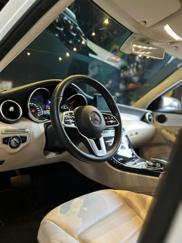 MERCEDES-BENZ C 180 1.6 CGI FLEX AVANTGARDE 9G-TRONIC 2019 - Image 19