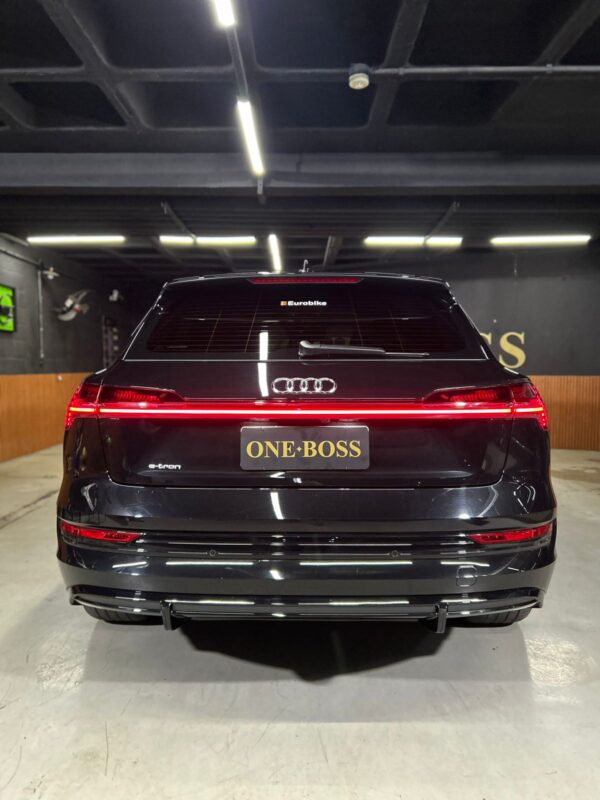 AUDI E-tron Performance Black 2022 - Image 6