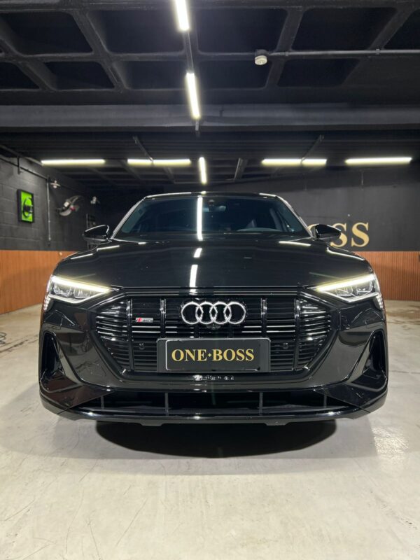 AUDI E-tron Performance Black 2022 - Image 3