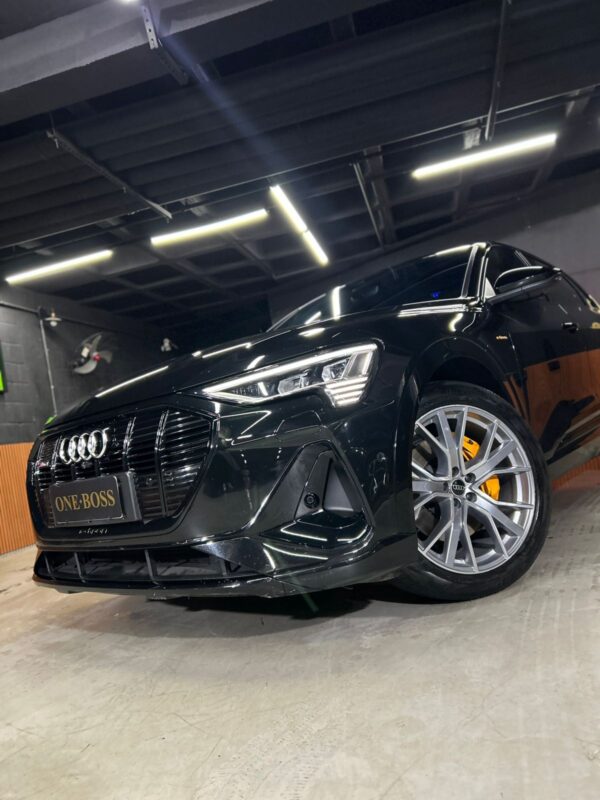 AUDI E-tron Performance Black 2022 - Image 14