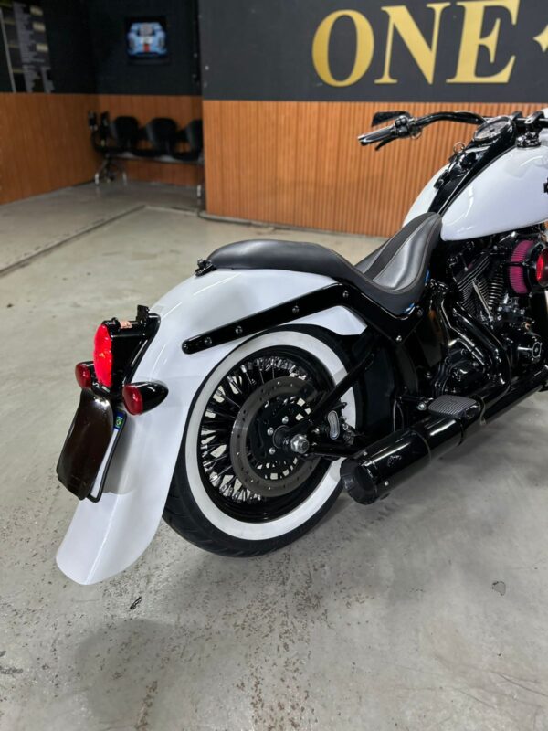 Harley-Davidson Softail Deluxe 2015 - Image 12