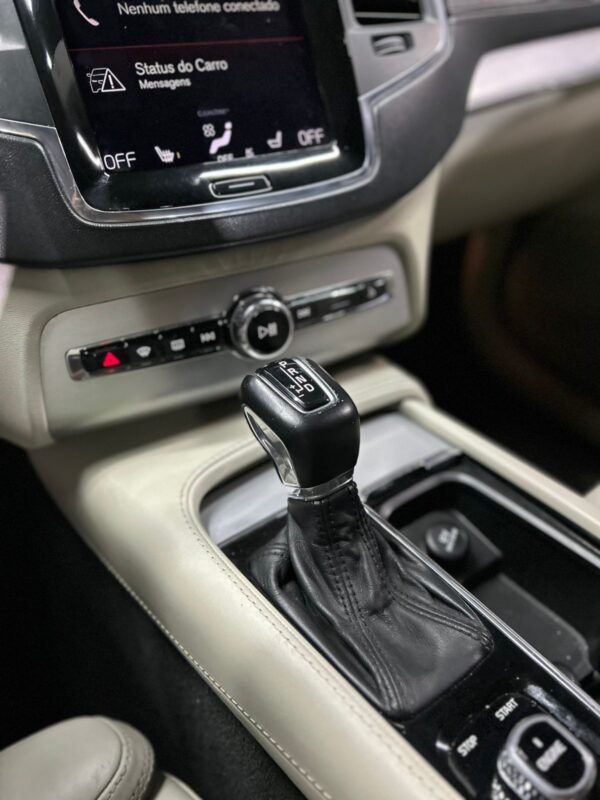 VOLVO XC 90 T-6 MOMENTUM 2016 - Image 20