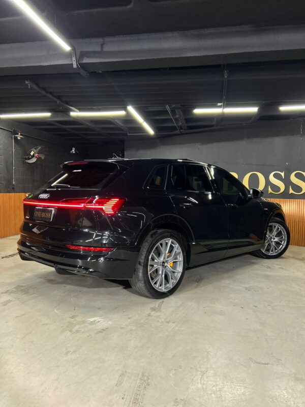 AUDI E-tron Performance Black 2022 - Image 7