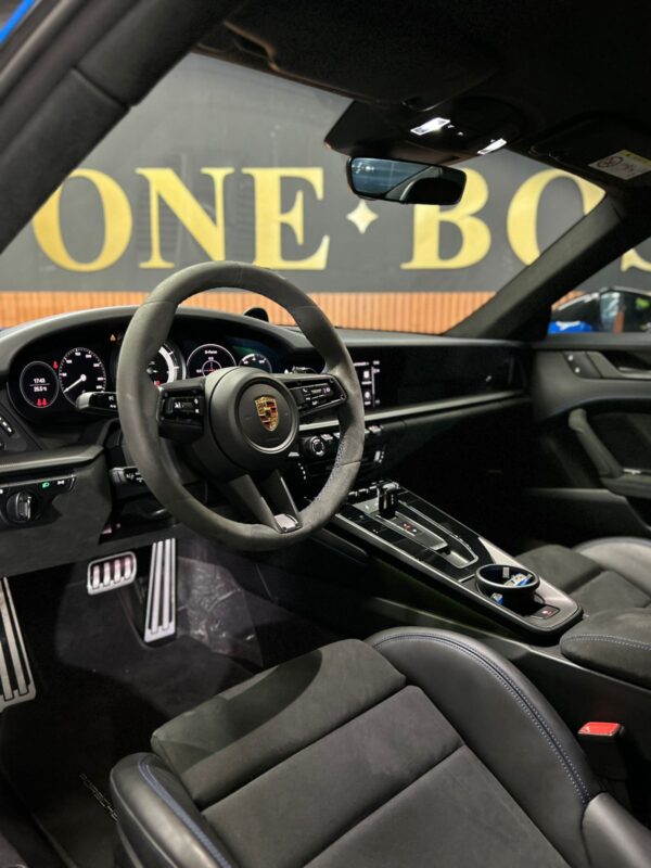 PORSCHE 911  3.0 24V H6 GASOLINA CARRERA GTS PDK 2023 - Image 11