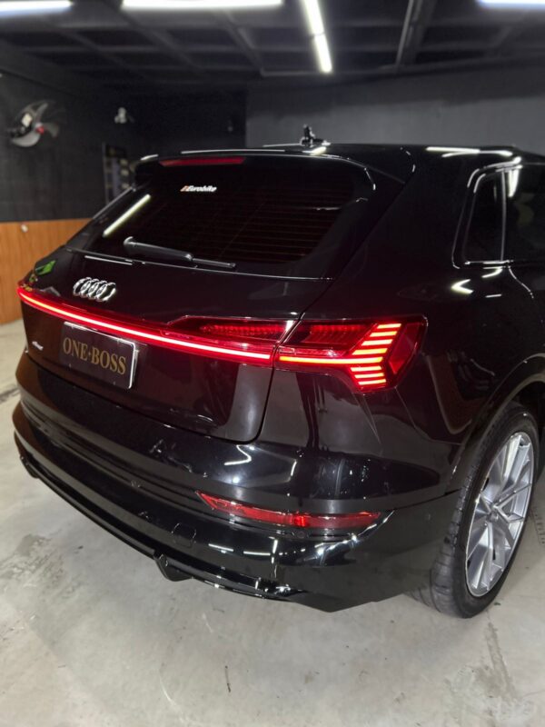 AUDI E-tron Performance Black 2022 - Image 25