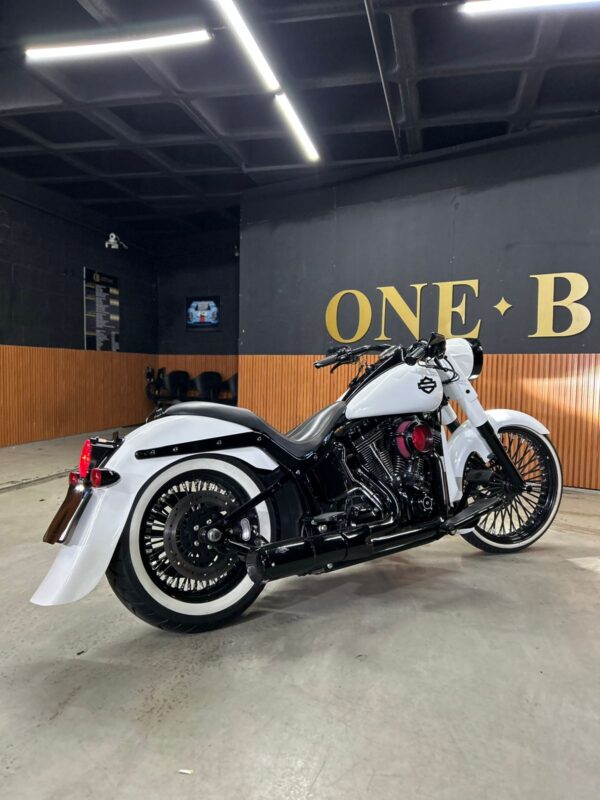 Harley-Davidson Softail Deluxe 2015 - Image 18