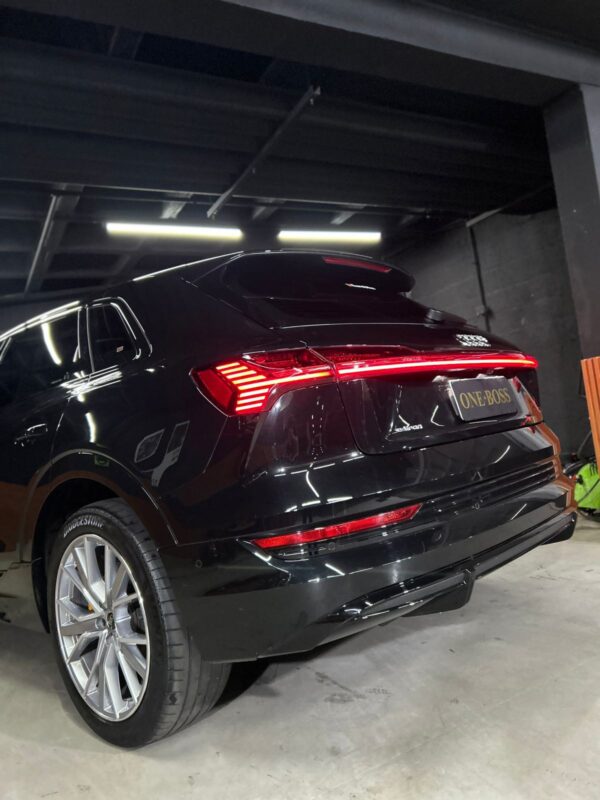AUDI E-tron Performance Black 2022 - Image 30