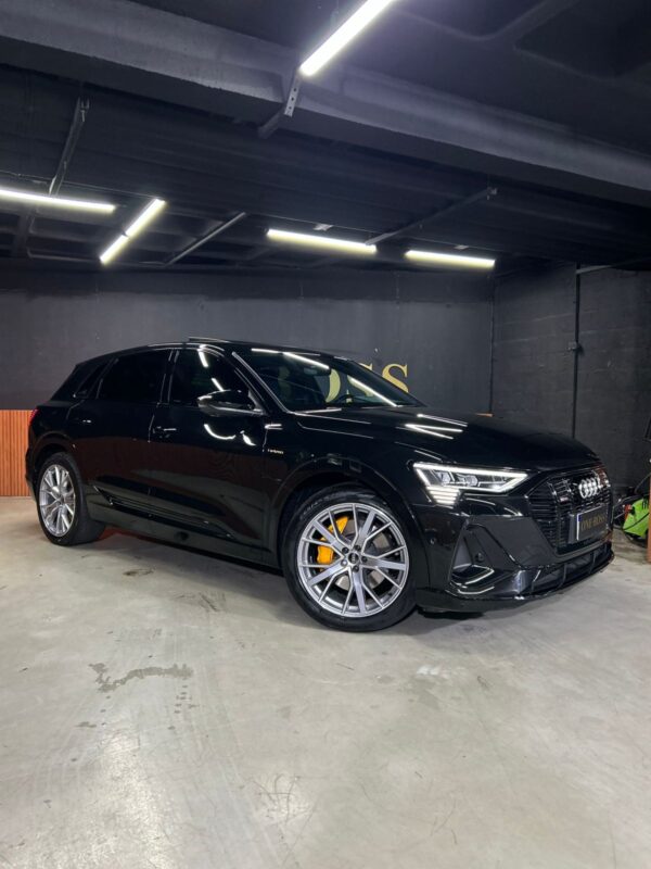 AUDI E-tron Performance Black 2022 - Image 4