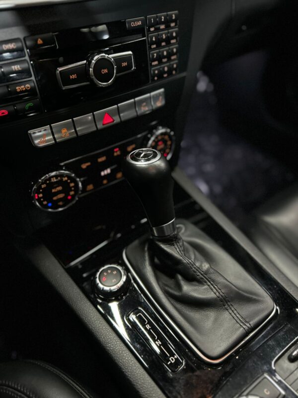 MERCEDES C63 AMG 6.3 V8 Ano 2012 - Image 20