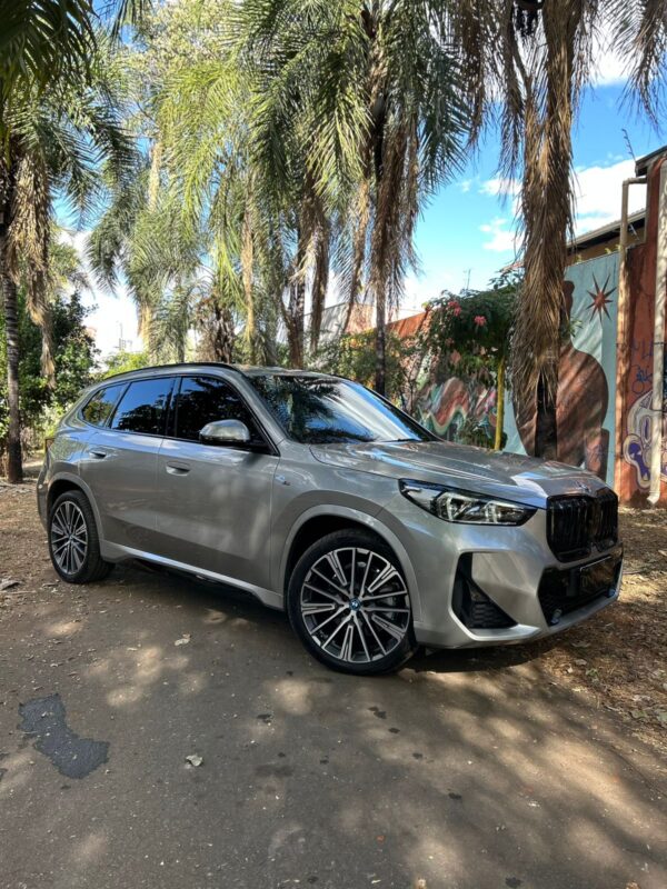 BMW iX1  ELÉTRICO XDRIVE30 M SPORT 2024 - Image 3