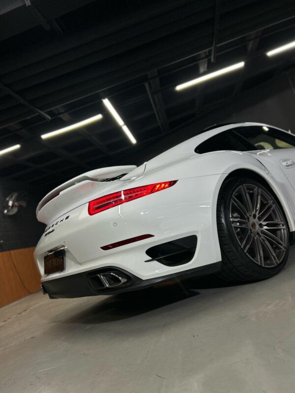PORSCHE 911 TURBO 2015 - Image 14