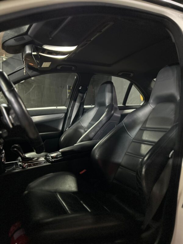 MERCEDES C63 AMG 6.3 V8 Ano 2012 - Image 7