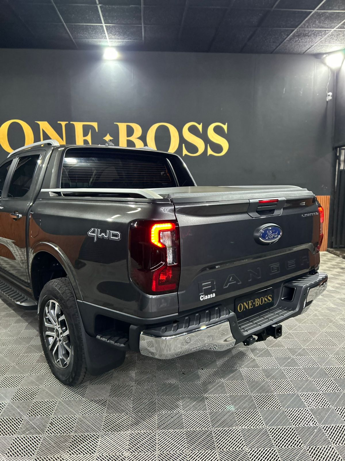 FORD RANGER 3.0 V6 TURBO DIESEL CD LIMITED 4X4 AUTOMÁTICO 2025 - Image 3