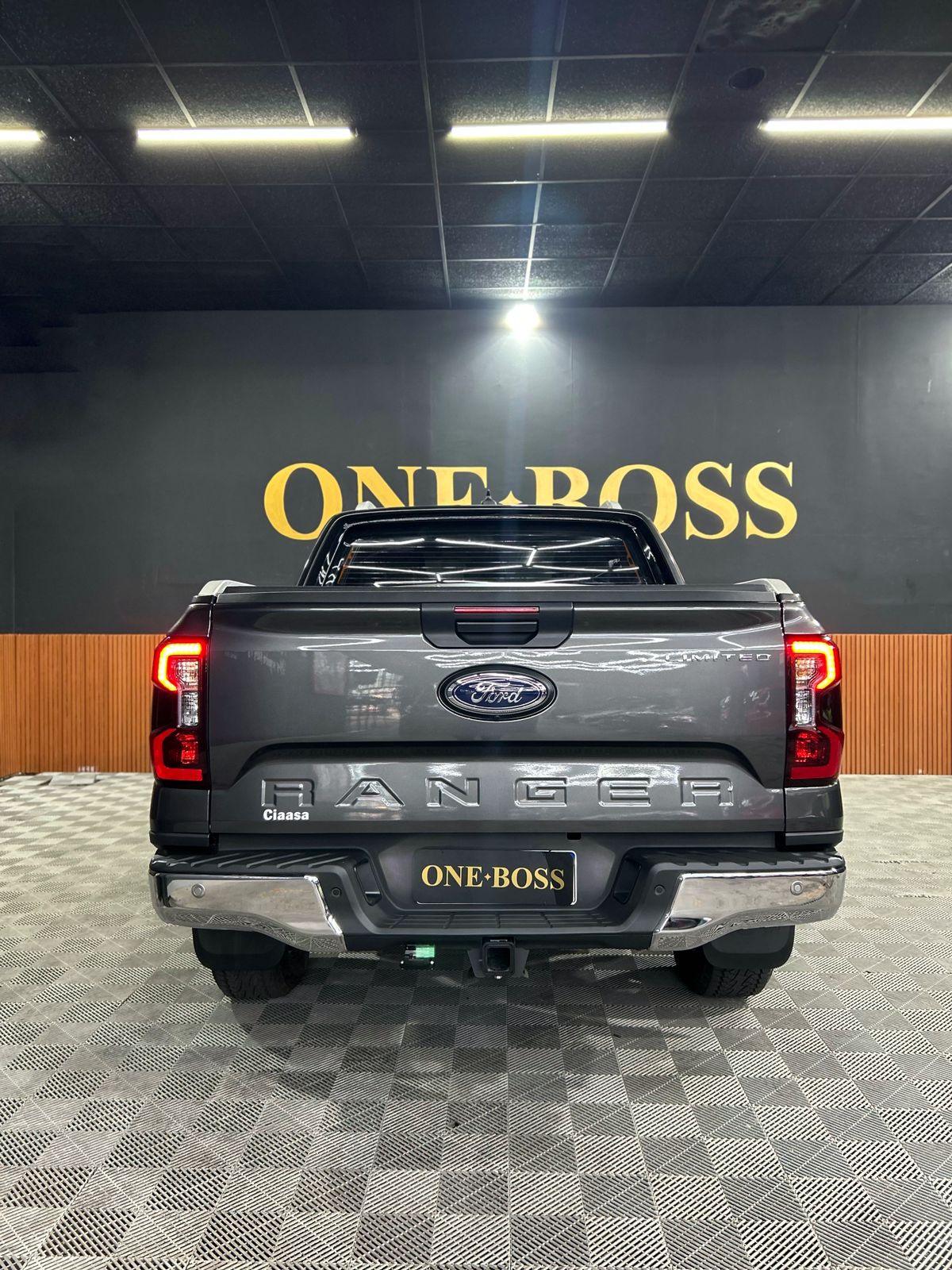 FORD RANGER 3.0 V6 TURBO DIESEL CD LIMITED 4X4 AUTOMÁTICO 2025 - Image 4