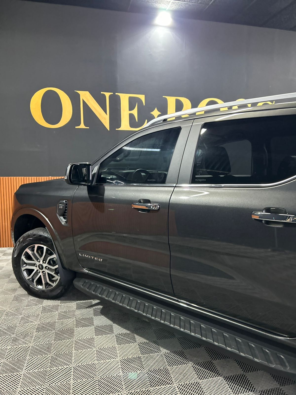 FORD RANGER 3.0 V6 TURBO DIESEL CD LIMITED 4X4 AUTOMÁTICO 2025 - Image 9