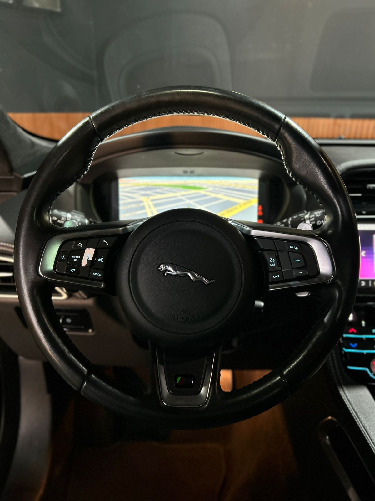 JAGUAR F-PACE 3.0 V6 SUPERCHARGED S AWD 4P AUTOMÁTICO 2018 ( LEILÃO DE FINANCIAMENTO) - Image 4