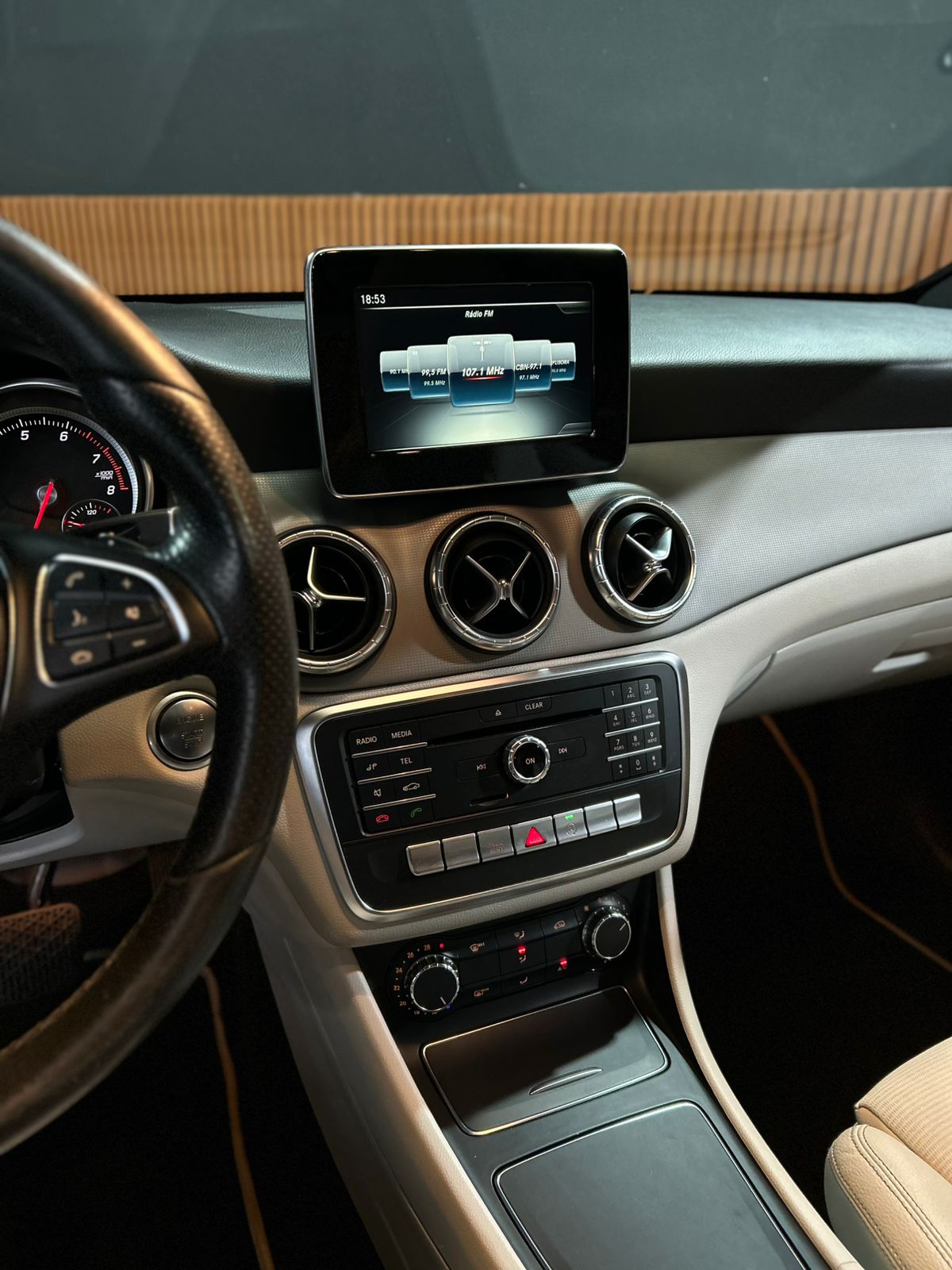 MERCEDES-BENZ CLA 200 1.6 VISION 16V FLEX 4P AUTOMÁTICO - Image 2