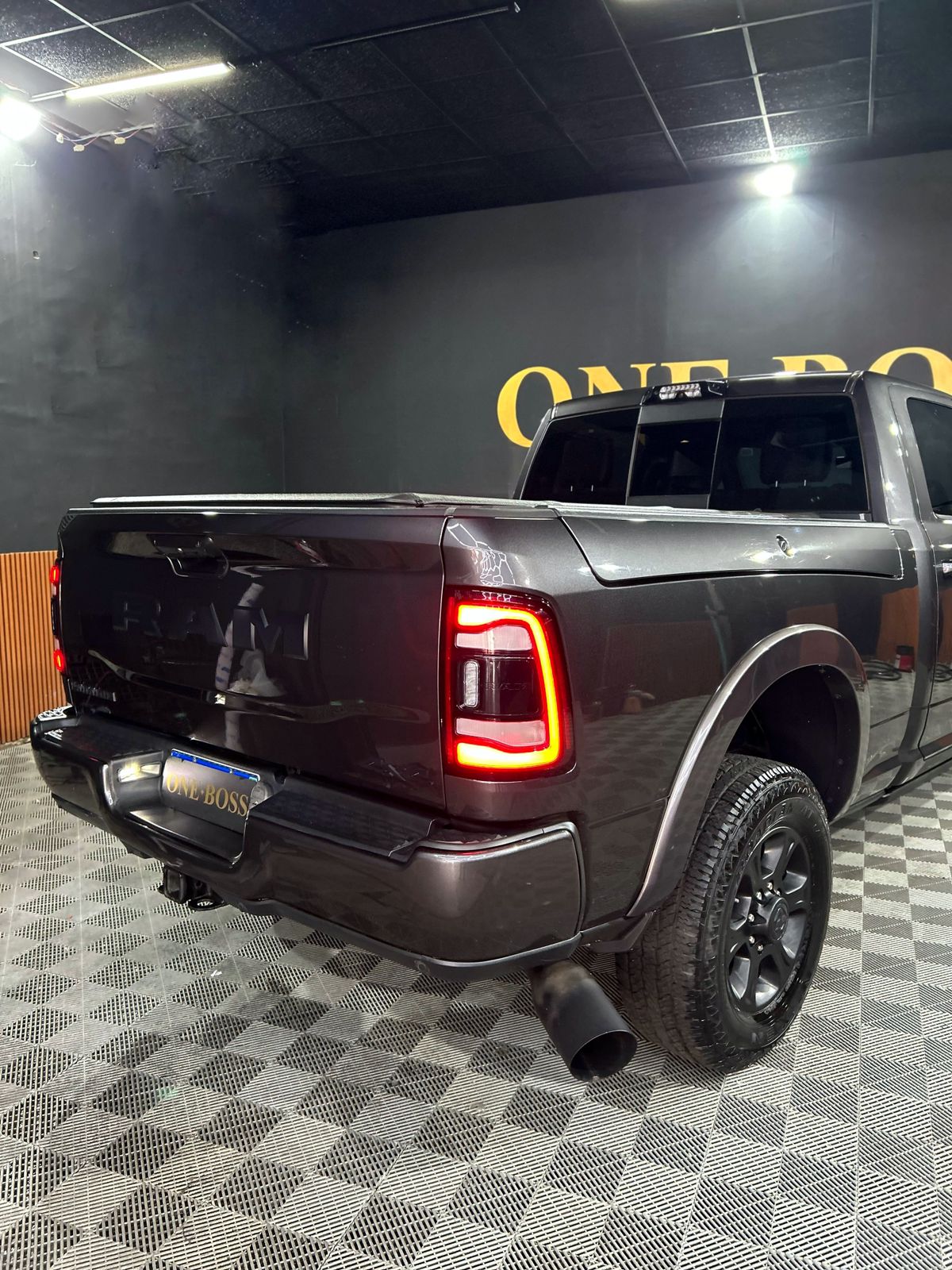 RAM 2500 6.7 I6 TURBO DIESEL NIGHT EDITION CD 4X4 AUTOMÁTICO 2021 - Image 3