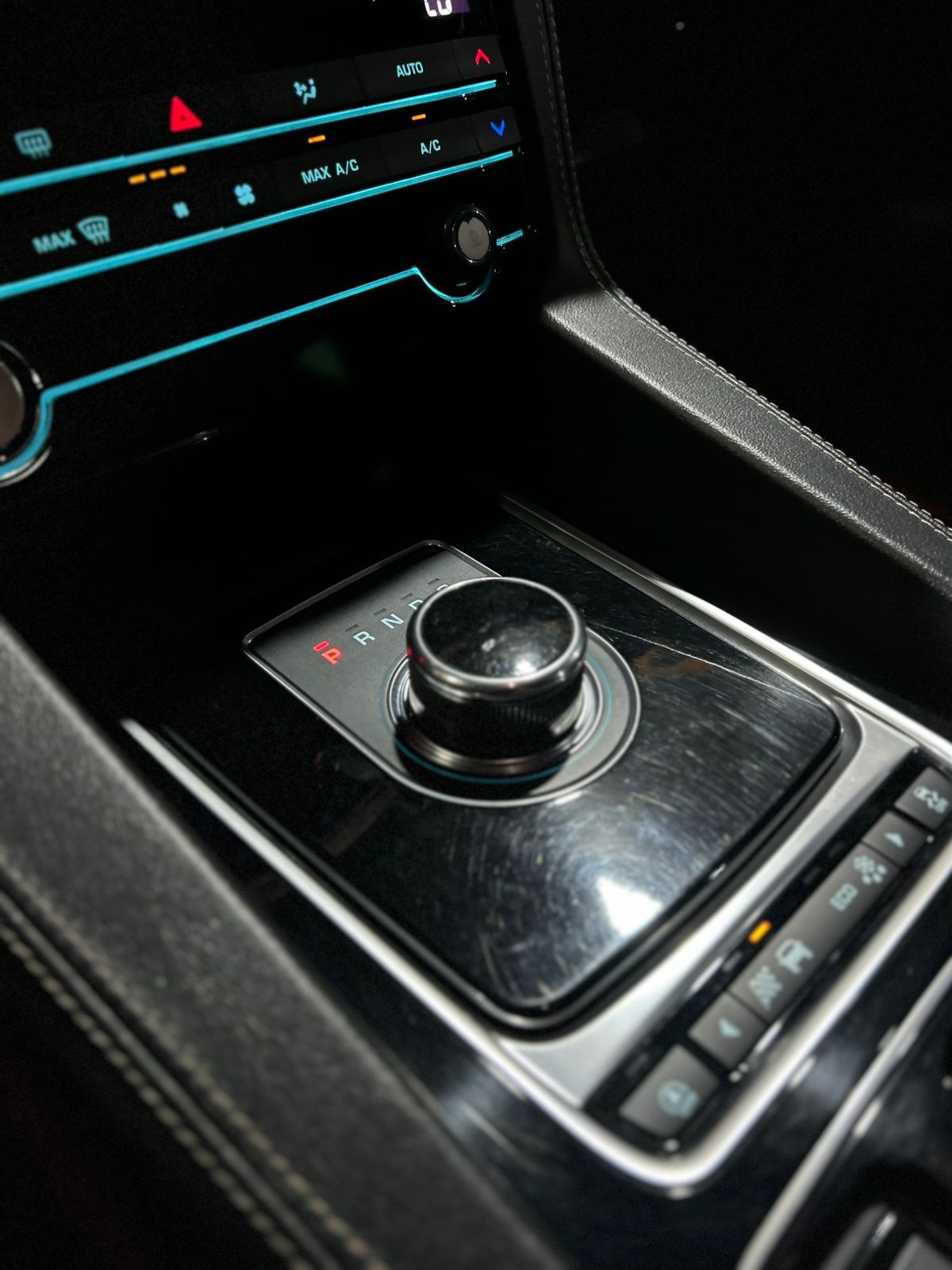 JAGUAR F-PACE 3.0 V6 SUPERCHARGED S AWD 4P AUTOMÁTICO 2018 ( LEILÃO DE FINANCIAMENTO) - Image 15