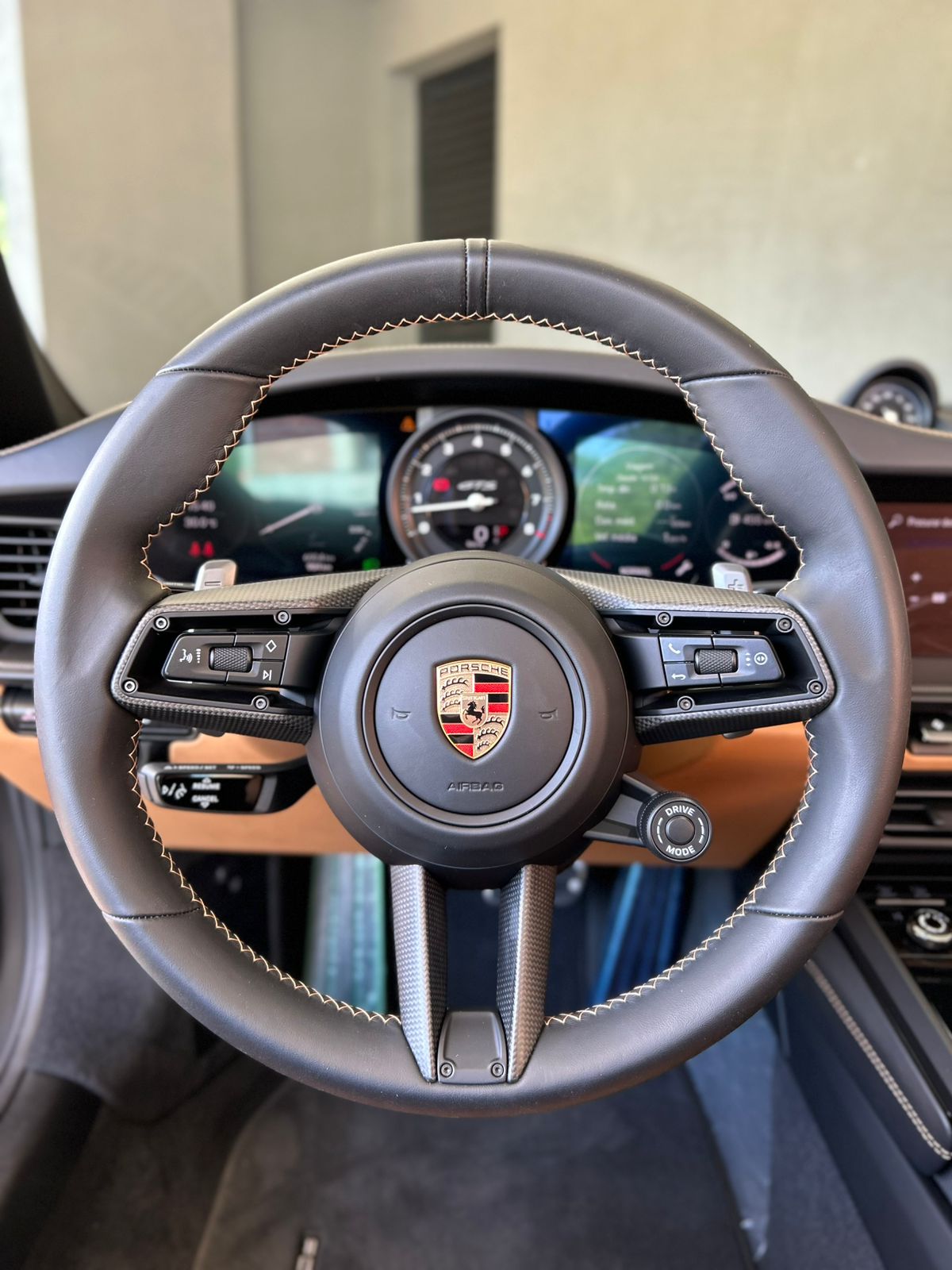 PORSCHE 911 3.0 24V H6 GASOLINA TARGA 4 GTS PDK 2024 - Image 22