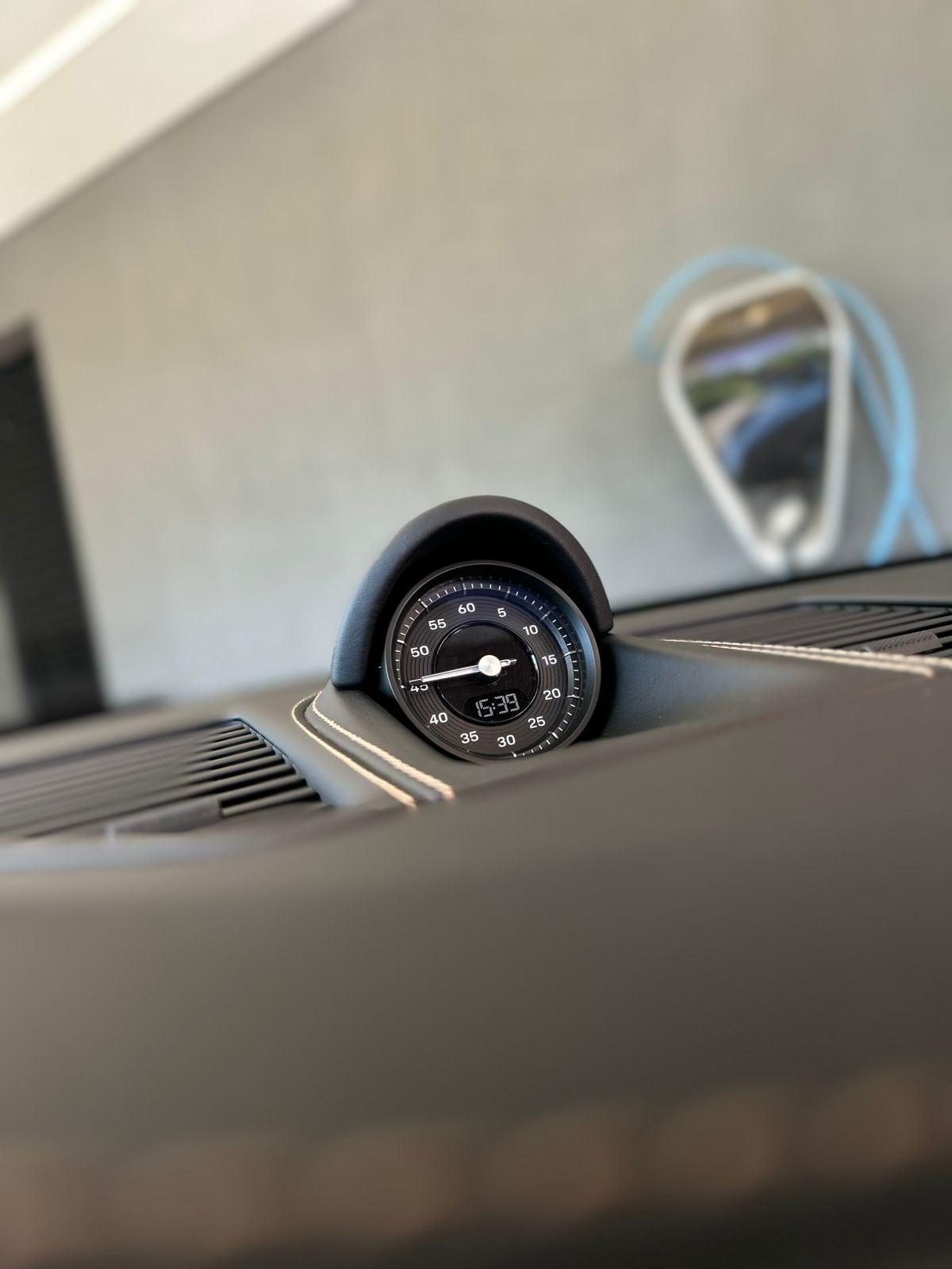 PORSCHE 911 3.0 24V H6 GASOLINA TARGA 4 GTS PDK 2024 - Image 28