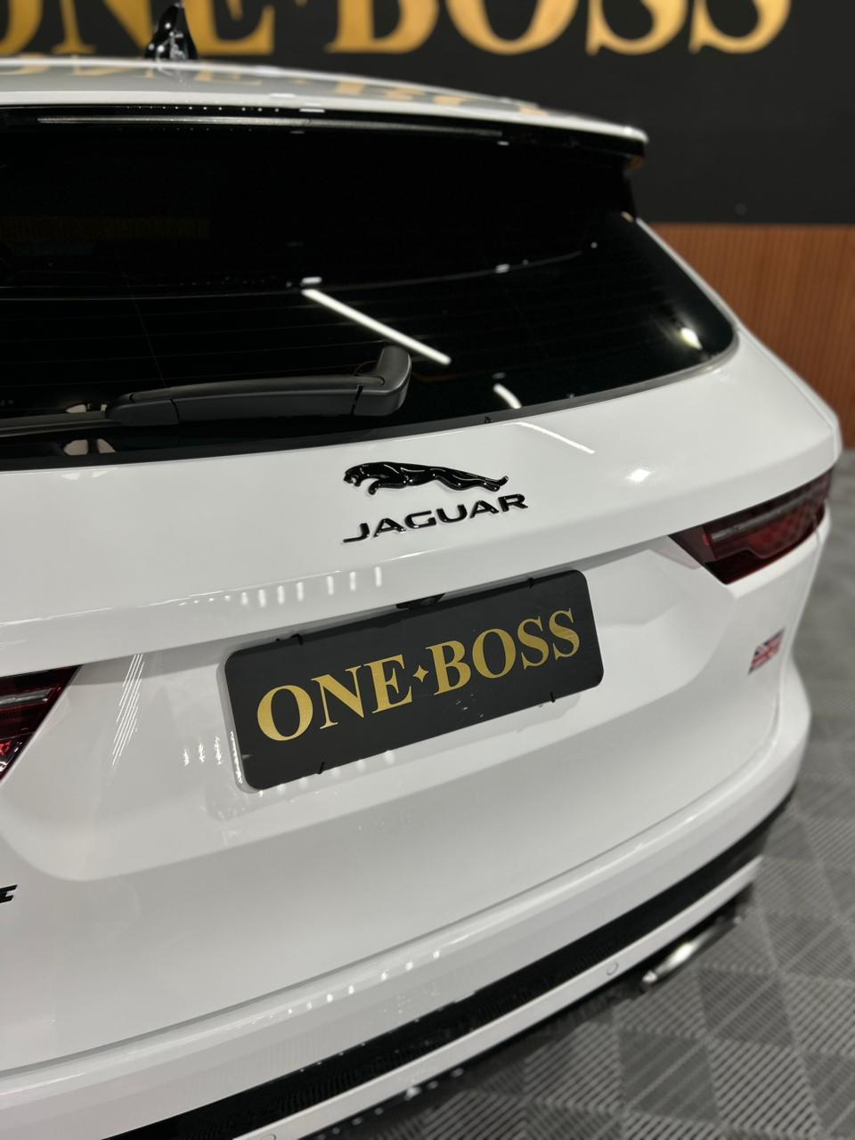 JAGUAR F-PACE 3.0 P340 MHEV R-DYNAMIC S AWD AUTOMÁTICO 2021 - Imagem 2