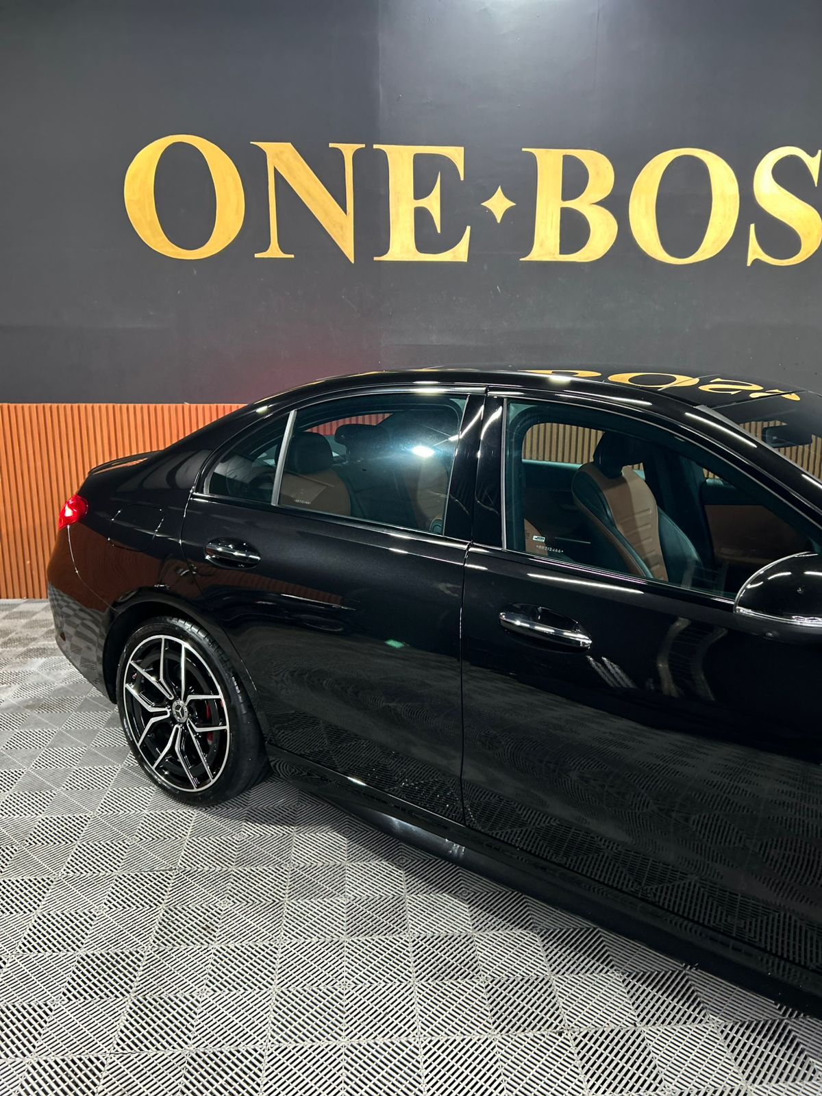 MERCEDES-BENZ C 300 2.0 EQ BOOST HÍBRIDO AMG LINE 9G-TRONIC 2024 - Imagem 19