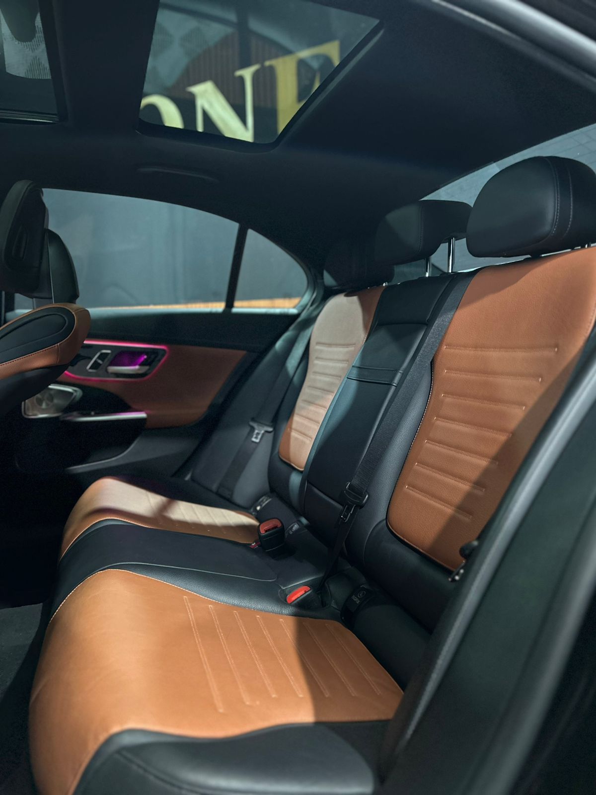 MERCEDES-BENZ C 300 2.0 EQ BOOST HÍBRIDO AMG LINE 9G-TRONIC 2024 - Imagem 23