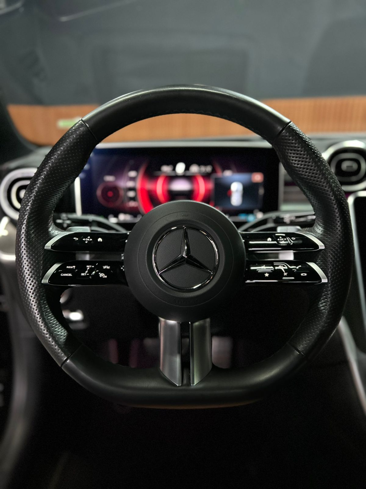 MERCEDES-BENZ C 300 2.0 EQ BOOST HÍBRIDO AMG LINE 9G-TRONIC 2024 - Imagem 11