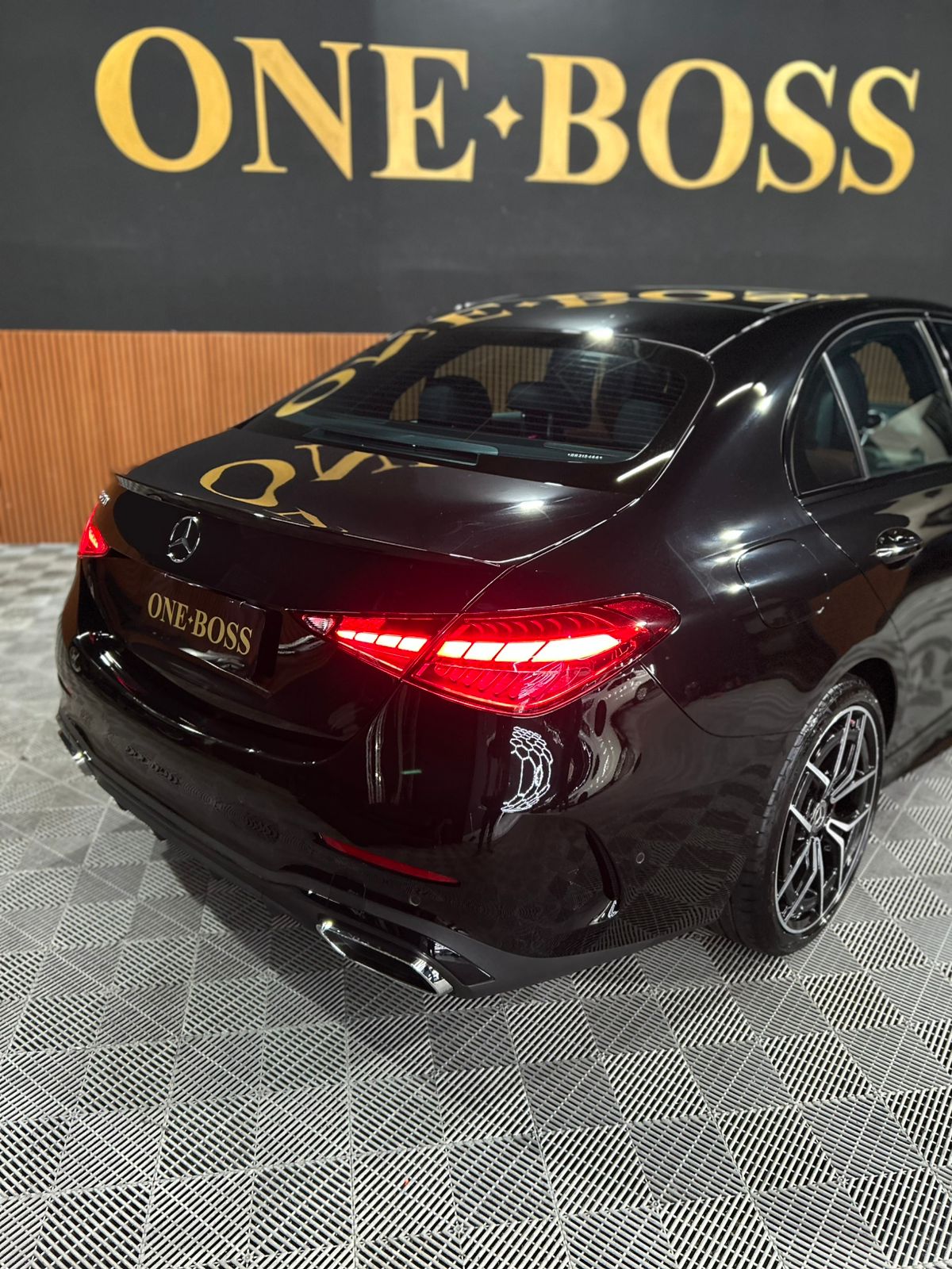 MERCEDES-BENZ C 300 2.0 EQ BOOST HÍBRIDO AMG LINE 9G-TRONIC 2024 - Imagem 9