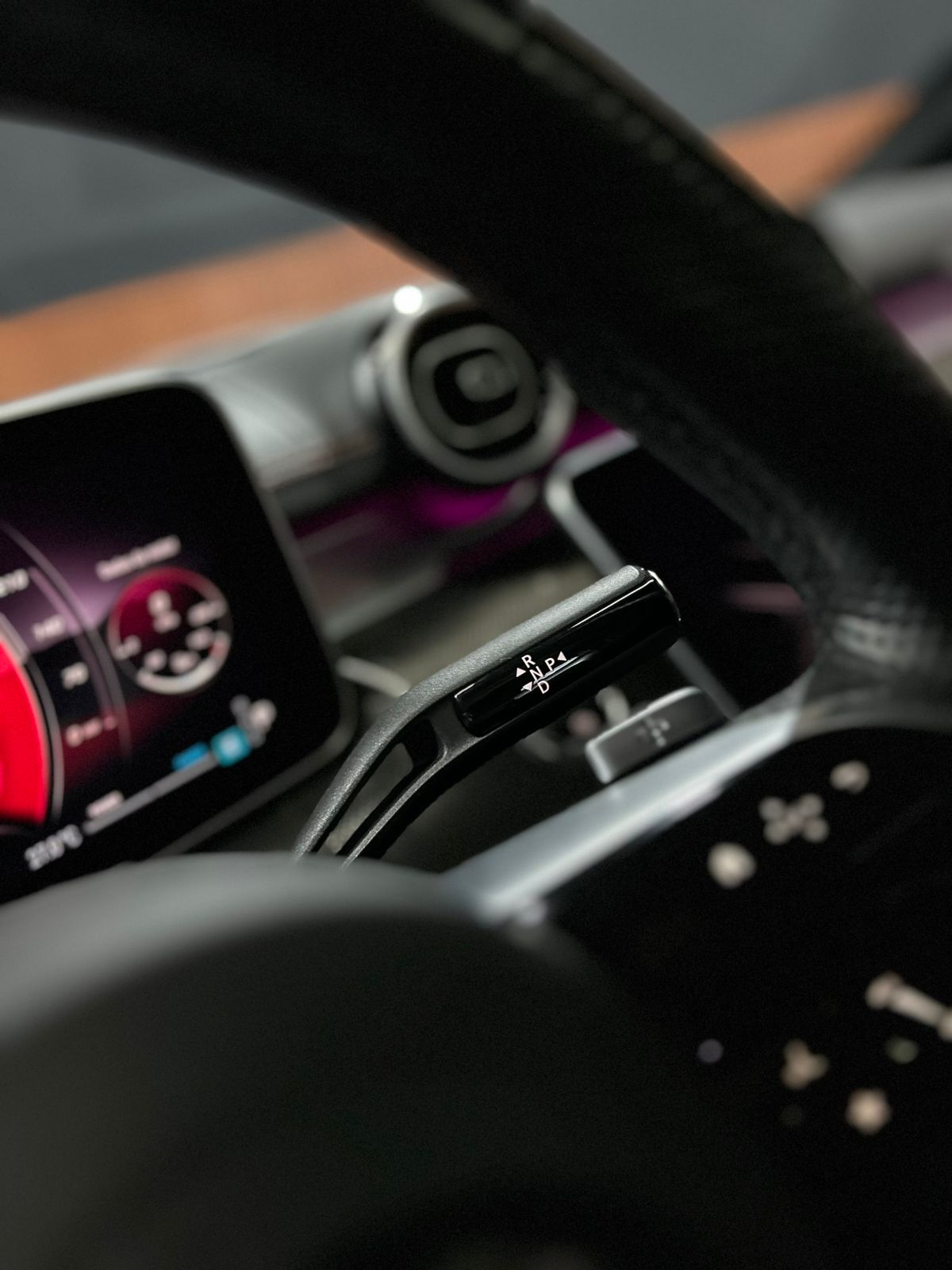 MERCEDES-BENZ C 300 2.0 EQ BOOST HÍBRIDO AMG LINE 9G-TRONIC 2024 - Imagem 13