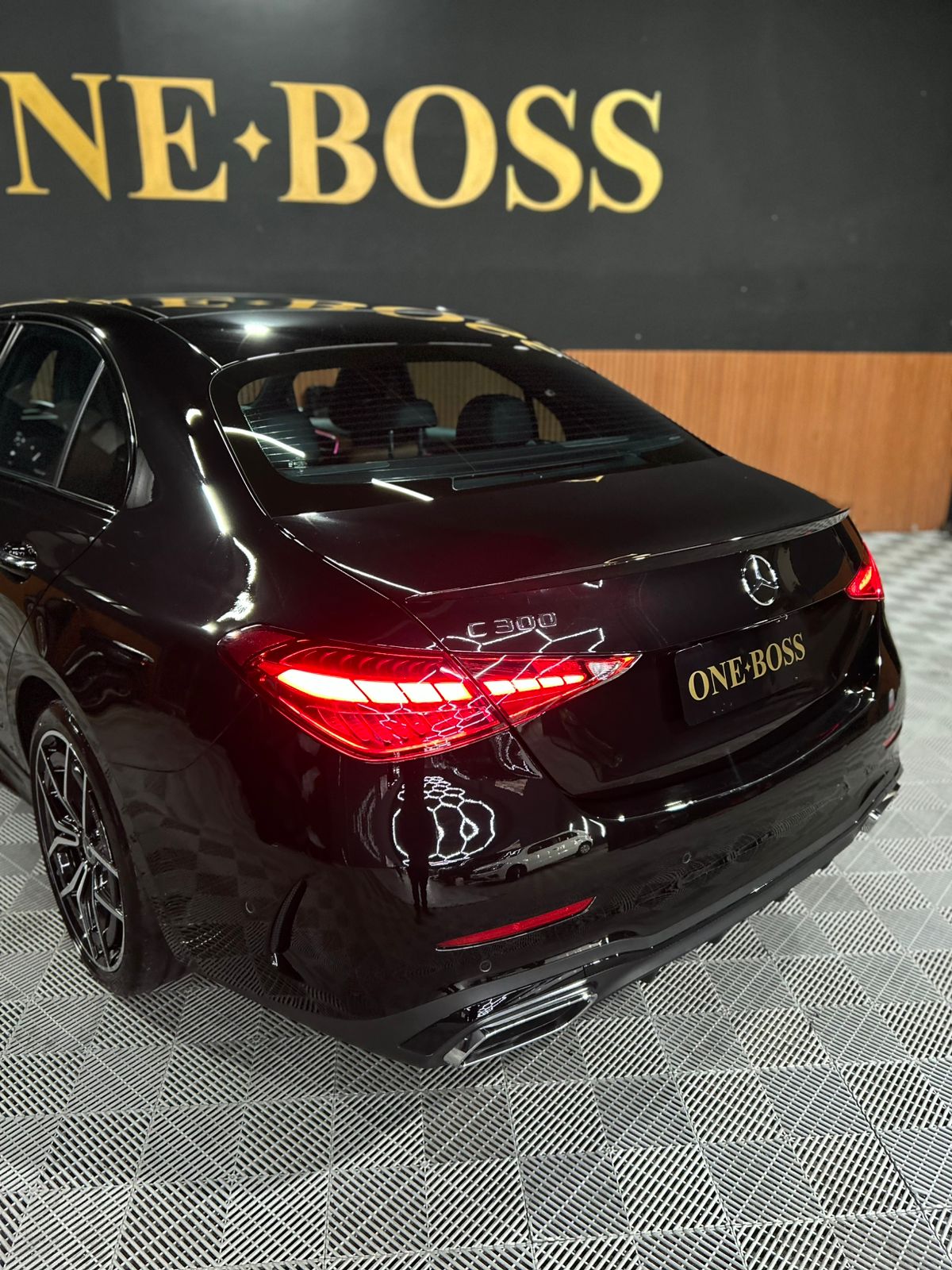 MERCEDES-BENZ C 300 2.0 EQ BOOST HÍBRIDO AMG LINE 9G-TRONIC 2024 - Imagem 3