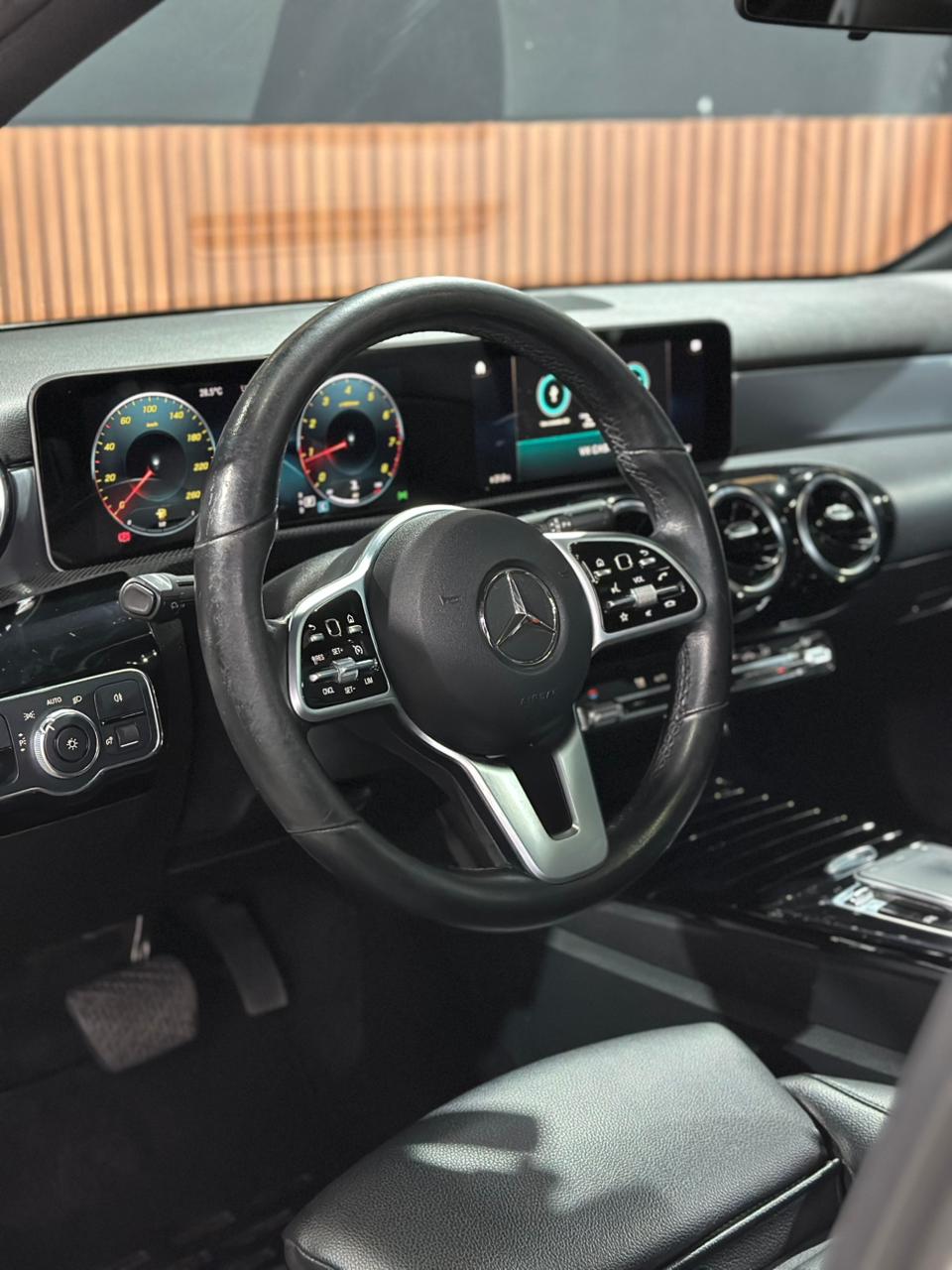 MERCEDES-BENZ A 200 1.6 CGI FLEX 7G-DCT 2019 - Imagem 13