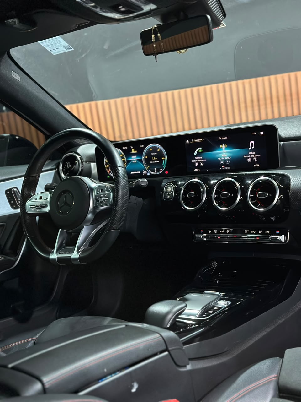 MERCEDES-BENZ A 35 AMG 2.0 CGI GASOLINA 4MATIC 7G-DCT - Imagem 12