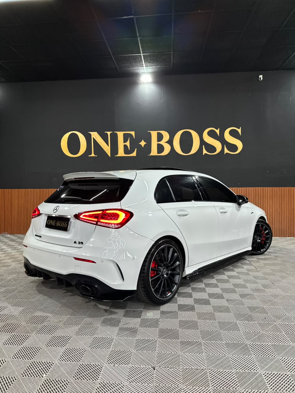 MERCEDES-BENZ A 35 AMG 2.0 CGI GASOLINA 4MATIC 7G-DCT - Imagem 21