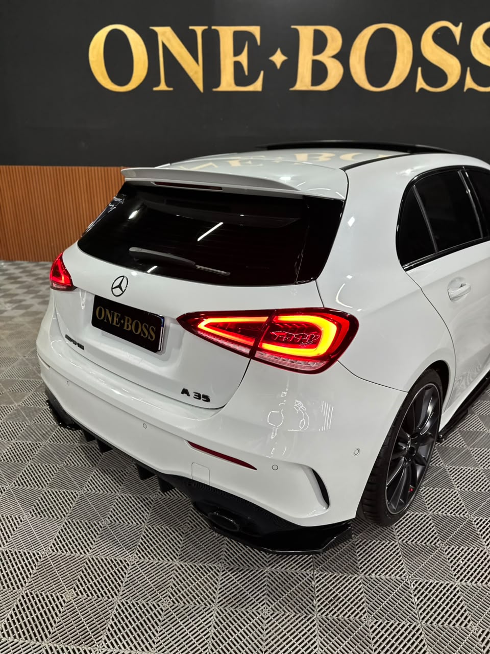 MERCEDES-BENZ A 35 AMG 2.0 CGI GASOLINA 4MATIC 7G-DCT - Imagem 22