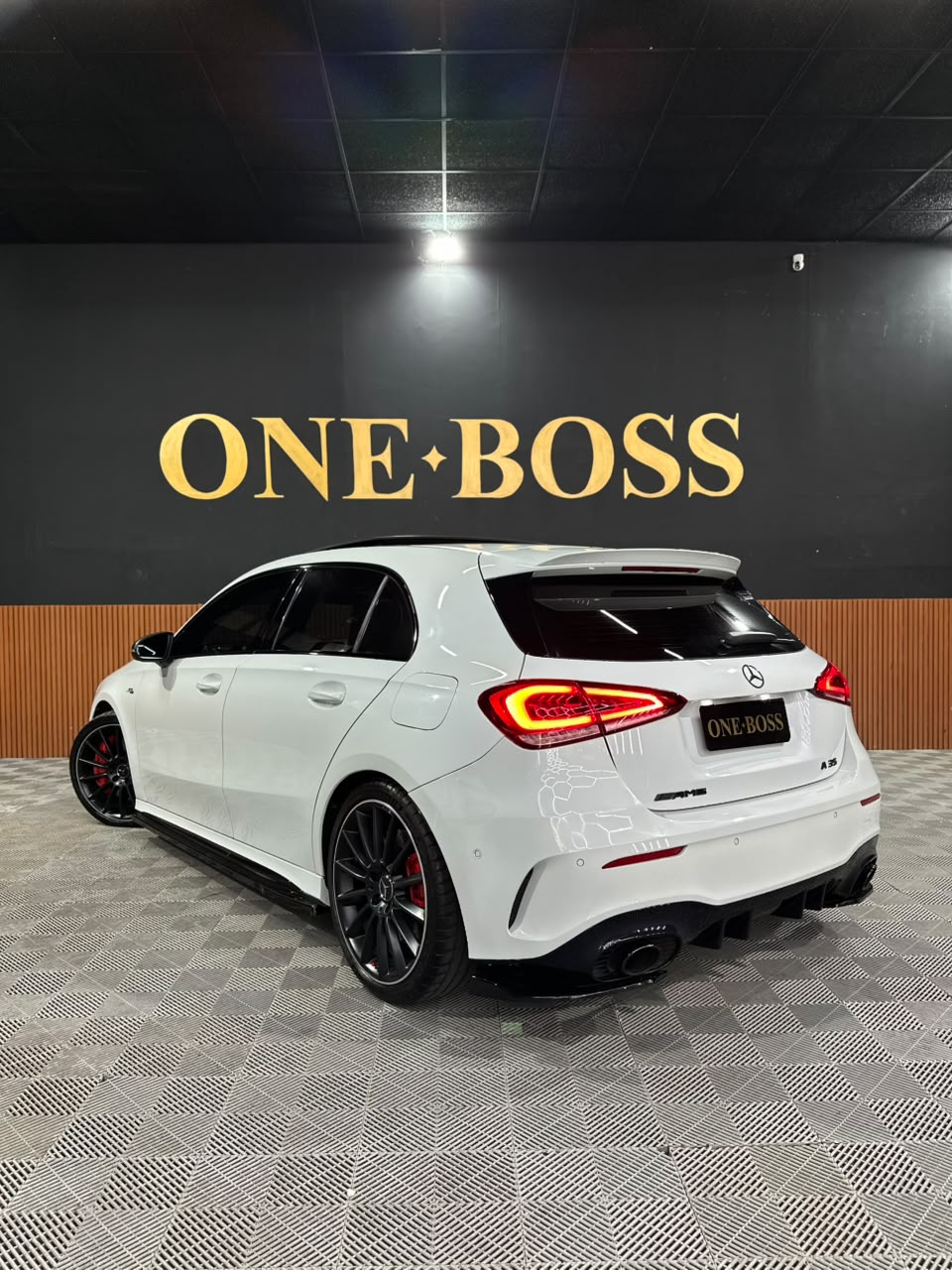 MERCEDES-BENZ A 35 AMG 2.0 CGI GASOLINA 4MATIC 7G-DCT - Imagem 26
