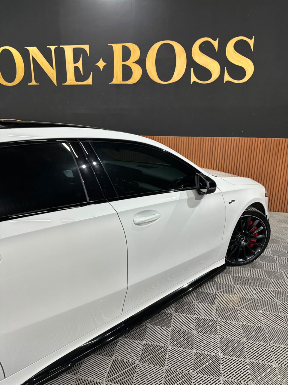 MERCEDES-BENZ A 35 AMG 2.0 CGI GASOLINA 4MATIC 7G-DCT - Imagem 28