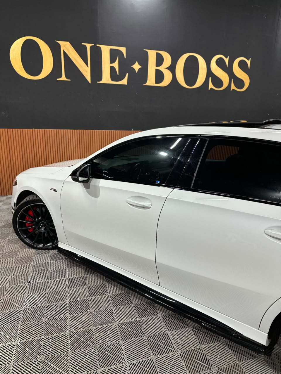 MERCEDES-BENZ A 35 AMG 2.0 CGI GASOLINA 4MATIC 7G-DCT - Imagem 29