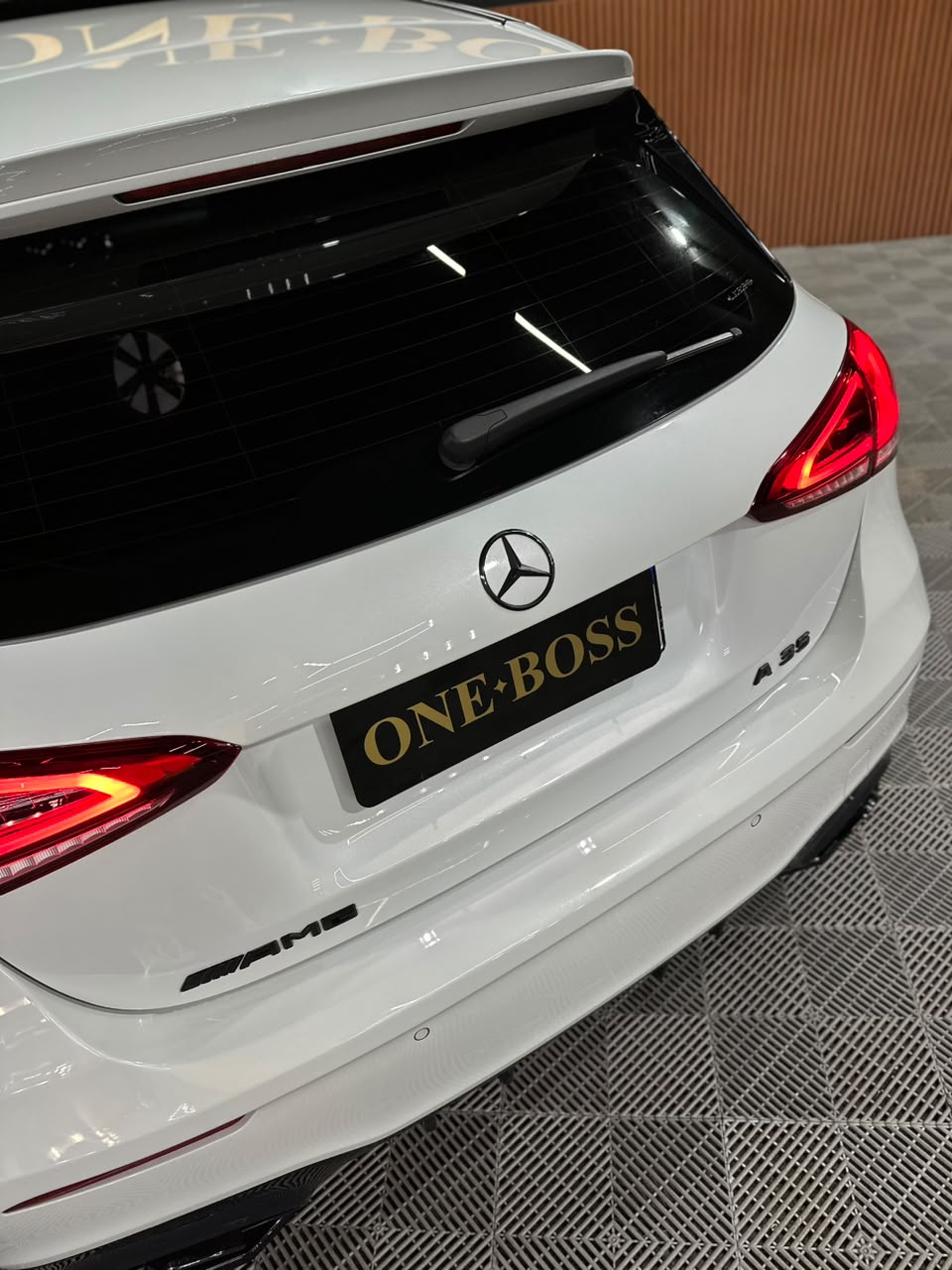 MERCEDES-BENZ A 35 AMG 2.0 CGI GASOLINA 4MATIC 7G-DCT - Imagem 31