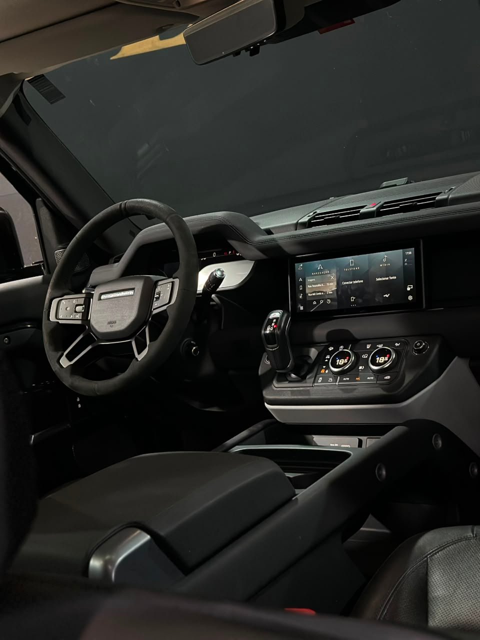 LAND ROVER DEFENDER 2.0 P300 GASOLINA 110 SE AWD AUTOMÁTICO 2021/2022 - Imagem 18