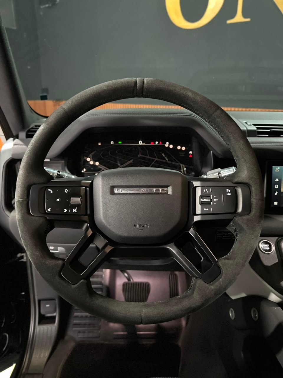 LAND ROVER DEFENDER 2.0 P300 GASOLINA 110 SE AWD AUTOMÁTICO 2021/2022 - Imagem 24