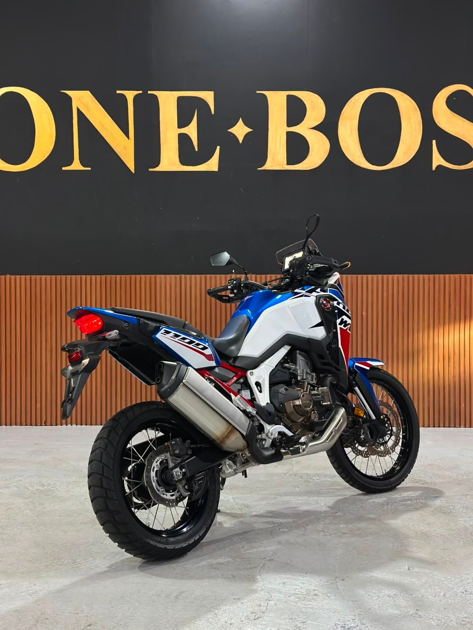 HONDA CRF 1100L AFRICA TWIN DCT 2023/2024 - Imagem 3