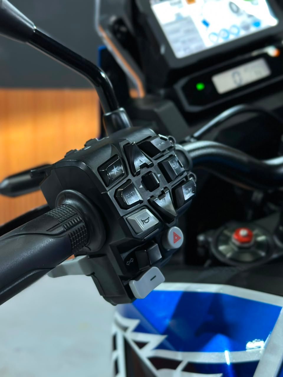 HONDA CRF 1100L AFRICA TWIN DCT 2023/2024 - Imagem 5