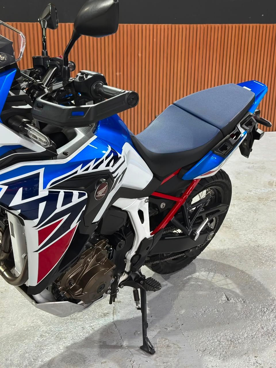 HONDA CRF 1100L AFRICA TWIN DCT 2023/2024 - Imagem 9