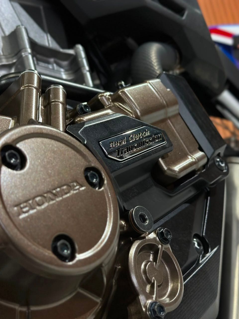HONDA CRF 1100L AFRICA TWIN DCT 2023/2024 - Imagem 16